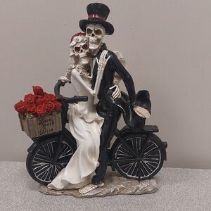 Love Never Dies Newly Wed Skeleton Couple On Bike Goth Romance Decor Figurine